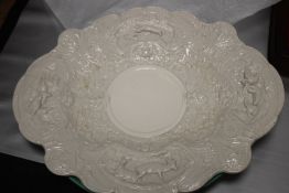 TWO TRAYS OF CERAMICS TO INCLUDE A CANTAGALLI STYLE VASE WITH BLUE COCKEREL MARK TO BASE AND