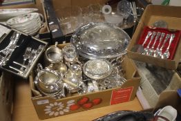 A TRAY OF METALWARE TO INCLUDE A CASED SET OF FORKS (TRAY NOT INCLUDED)