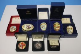 A COLLECTION OF THREE HALCYON DAYS EGGS, TWO PIN DISHES AND THREE MORGAN MINT COINS ALL BOXED