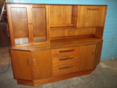A RETRO TEAK SIDEBOARD / DRINKS DISPLAY UNIT