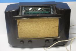 A VINTAGE PHILIPS RADIO