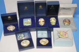 A COLLECTION OF EIGHT BOXED HALCYON DAYS AND BILSTON ENAMELS