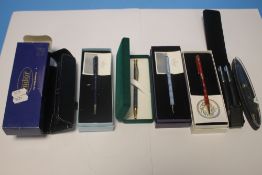 A COLLECTION OF SEVEN PEN SETS SOME BOXED TO INCLUDE TUDOR, ALTHORPE ETC