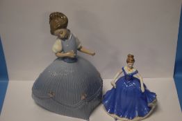 A LLADRO FIGURINE TOGETHER WITH A LEONARDO FIGURINE Condition Report:The large figurine is missing a