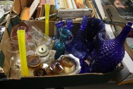 A TRAY OF ASSORTED GLASSWARE, MAINLY BLUE GLASS (TRAY NOT INCLUDED)