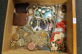 A TRAY OF COLLECTABLES TO INCLUDE COSTUME JEWELLERY, WRIST WATCHES ETC.