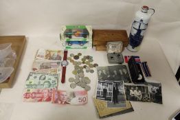 A SMALL TRAY OF COLLECTABLES TO INCLUDE COINS, MEDALS, CIGAR BOXES, CORGI BOXED BUGATTI TYPE 35