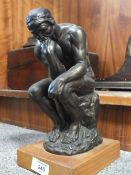 A RESIN STYLE MODEL OF 'THE THINKER'