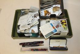 A QUANTITY OF CIGARETTE AND TEA CARDS TO INCLUDE SENIOR SERVICE COAST WISE AND WILL'S ANIMALLOYS