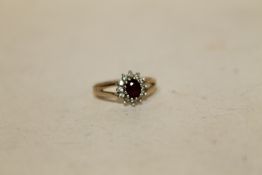 A HALLMARKED 9 CT GOLD DRESS RING, APPROX WEIGHT 1.5 G
