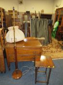 A 1920'S OAK CHEST OR TWO DRAWERS WITH A BARLEYTWIST OCCASIONAL TABLE AND RETRO STANDARD LAMP (3)
