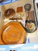 A TRAY OF TREEN TO INCLUDE AN OCTAGONAL FRUIT BOWL, AUSTRALIAN INLAID CARD CASE AND HAND PAINTED