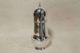 A HALLMARKED SILVER SUGAR CASTER OVERALL HEIGHT -17CM