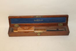 A VINTAGE MINIATURE AUSTRALIA 1948 NOVELTY 'SIGNATURES' CRICKET BAT IN A VINTAGE OAK BOX