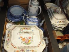 A TRAY OF SPODE CERAMICS TO INCLUDE A LARGE BLUE ROOM 'GREEK' PATTERN CUP AND SAUCER ETC.