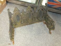 AN UNUSUAL NOVELTY CAST METAL MINIATURE GARDEN BENCH, W 37 CM