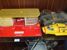 A VINTAGE CHILDS ESSO PLAY GARAGE TOGETHER WITH A DEMON DRAGON TANK AND A THUNDERBIRD 4 FIGURE (A/