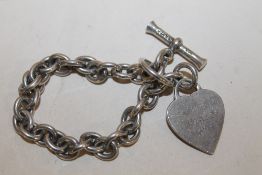 A SILVER TIFFANY STYLE BRACELET - APPROX 36 G