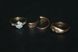 AN 18CT AND PLAT DRESS RING, stone missing, approx weight 2.3g, together with some scrap gold