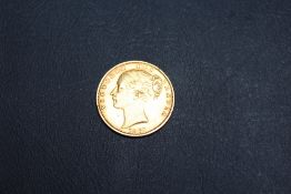 A QUEEN VICTORIA 1861 SOVEREIGN - SHIELD BACK