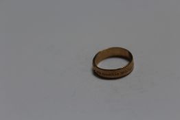 A HALLMARKED 9 CARAT GOLD 'ANGEL' RING, approx weight 2.4g, ring size K 1/2