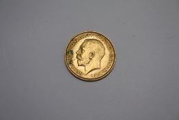 A GEORGE V 1913 GOLD HALF SOVEREIGN