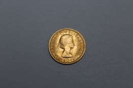 A QUEEN ELIZABETH II 1962 SOVEREIGN