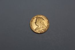 A QUEEN VICTORIA 1898 SOVEREIGN