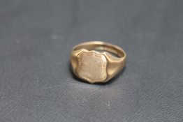 A HALLMARKED 9 CARAT GOLD SIGNET RING, approx weight 5.7g, ring size U