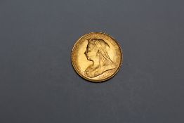A QUEEN VICTORIA 1901 SOVEREIGN