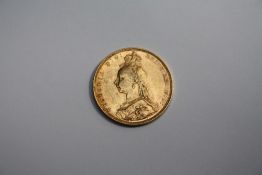 A VICTORIAN 1890 GOLD SOVEREIGN