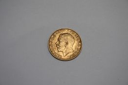 A GEORGE V 1911 GOLD HALF SOVEREIGN