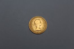 A QUEEN ELIZABETH II 1968 SOVEREIGN