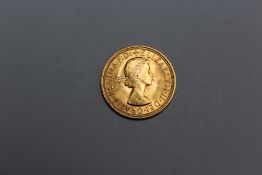 A QUEEN ELIZABETH II 1962 SOVEREIGN