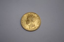 A GEORGE IV GOLD SOVEREIGN DATED 1826 - SHIELD BACK