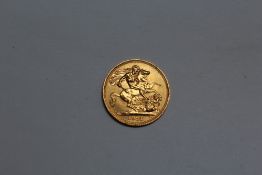 AN ELIZABETH II 1981 GOLD SOVEREIGN