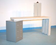 Aufwendiger Schminktisch/Schlafzimmertisch 