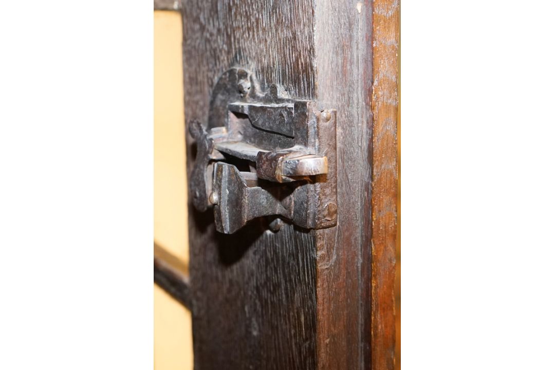 Großer Vitrienenaufsatz-Schrank, Westfalen, frühes 18.Jhd. - Bild 4 aus 7