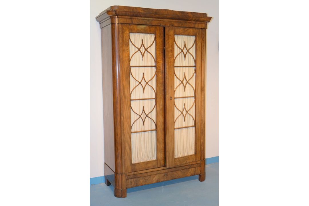 Seltenes Paar großer Schränke des Biedermeier, deutsch, um 1820 - Bild 4 aus 8