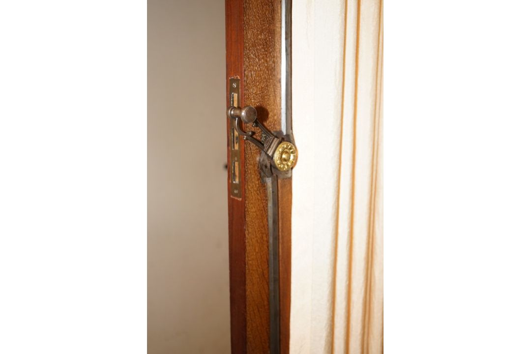 Seltenes Paar großer Schränke des Biedermeier, deutsch, um 1820 - Bild 7 aus 8
