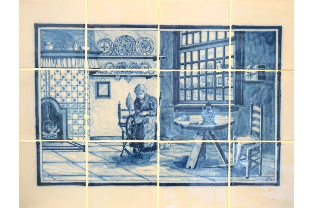Fliesenbild, holländisches Interieur mit Dame am Spinnrad, dat. (19)74 - Bild 1 aus 2
