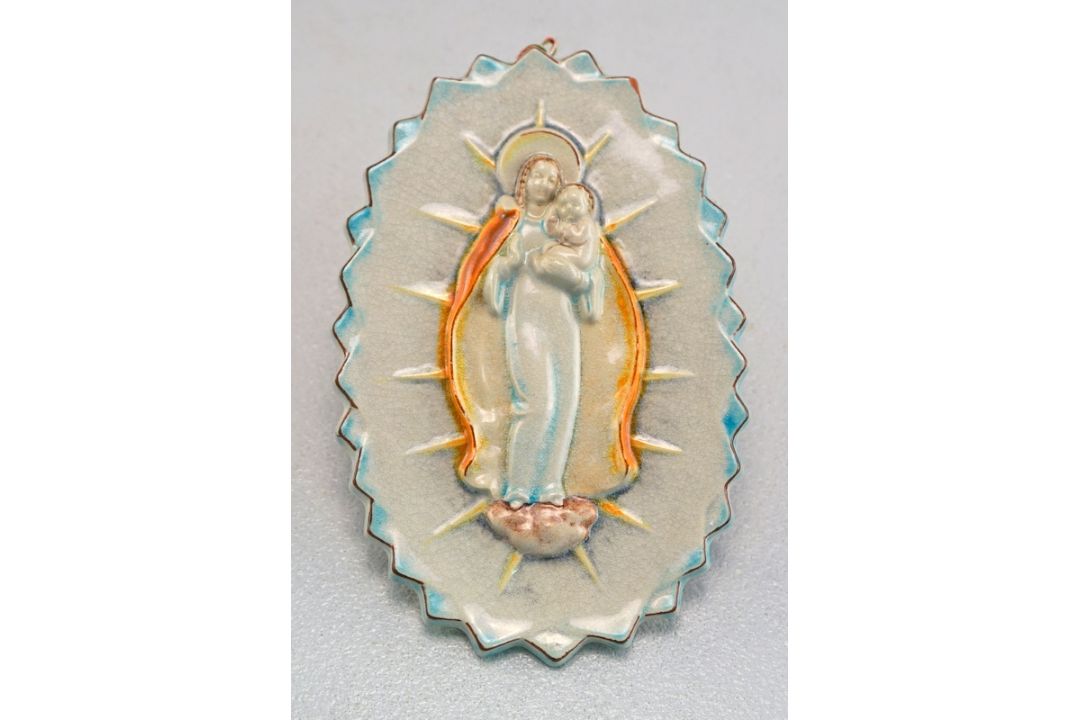 Karlsruher Majolika: Mutter Gottes, Wandrelief, Mod. Nr. 4294, Art Deco - Bild 1 aus 3