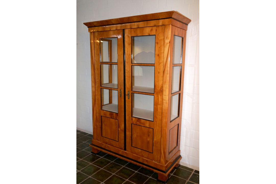 Große Biedermeier Vitrine in Kirsche - Bild 1 aus 3