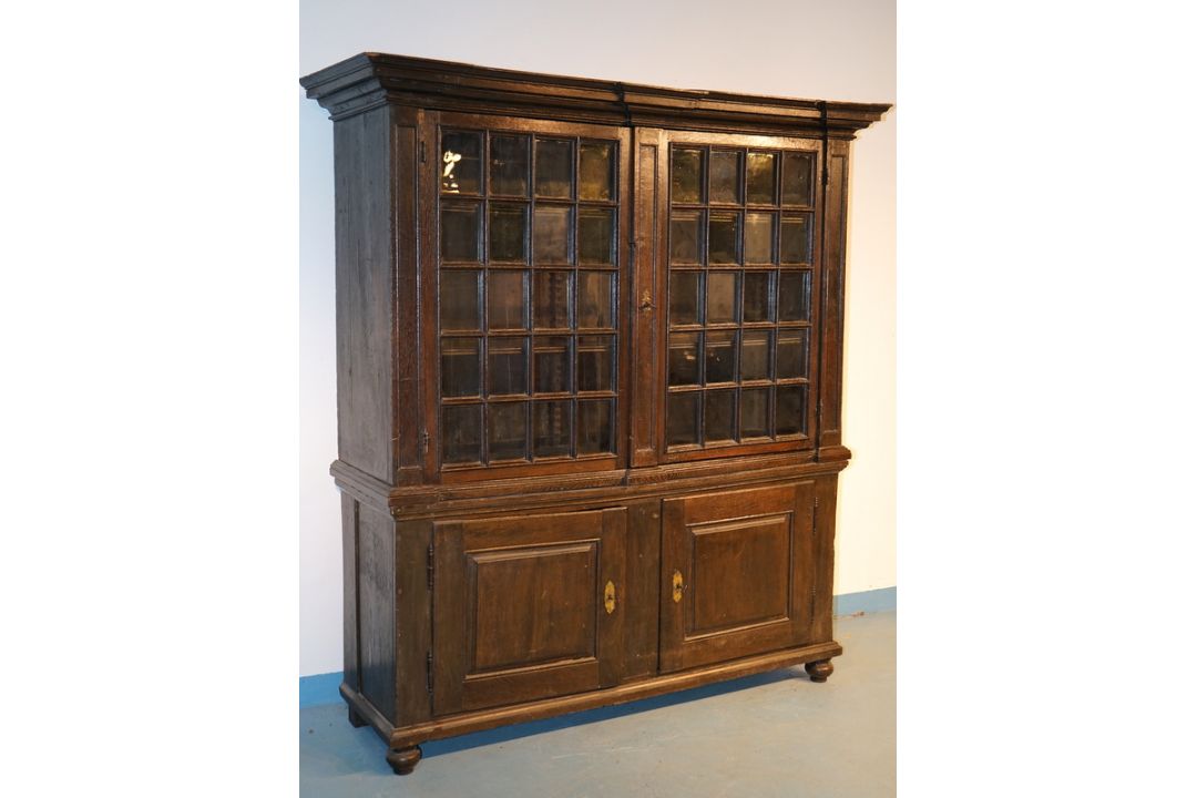 Großer Vitrienenaufsatz-Schrank, Westfalen, frühes 18.Jhd. - Bild 1 aus 7