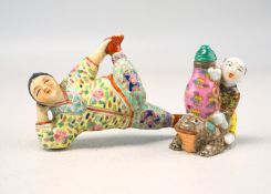 Zwei figürliche Snuff Bottles 