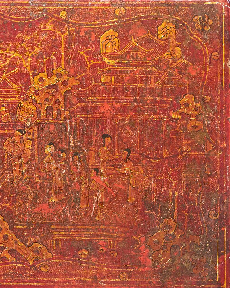 A RED AND GILT JAPANNED BOX AND HINGED COVER - Image 3 of 3