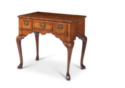 A WALNUT LOWBOY, IN GEORGE II STYLE, EARLY 20TH CENTURY