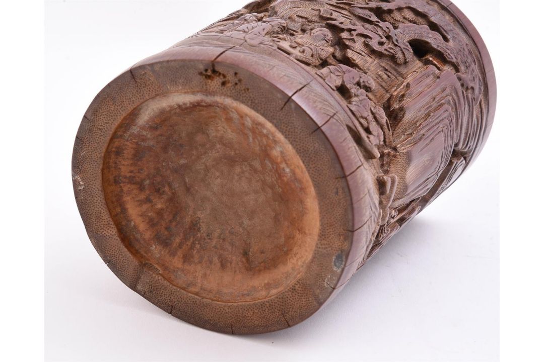 A Chinese carved bamboo brush vase - Image 6 of 6