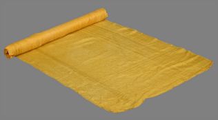 A Chinese 'crackle ice pattern' silk bolt