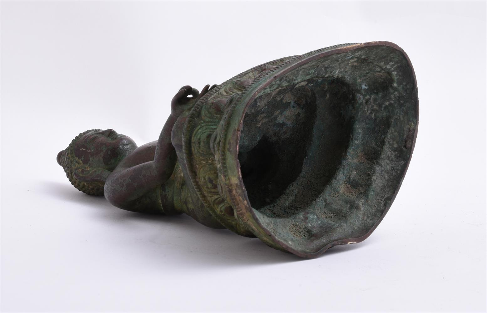 A Tibetan bronze figure of Buddha - Image 6 of 7